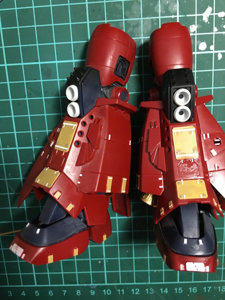 ディテールアップ
プラ板0.3mm厚を細かく切って~