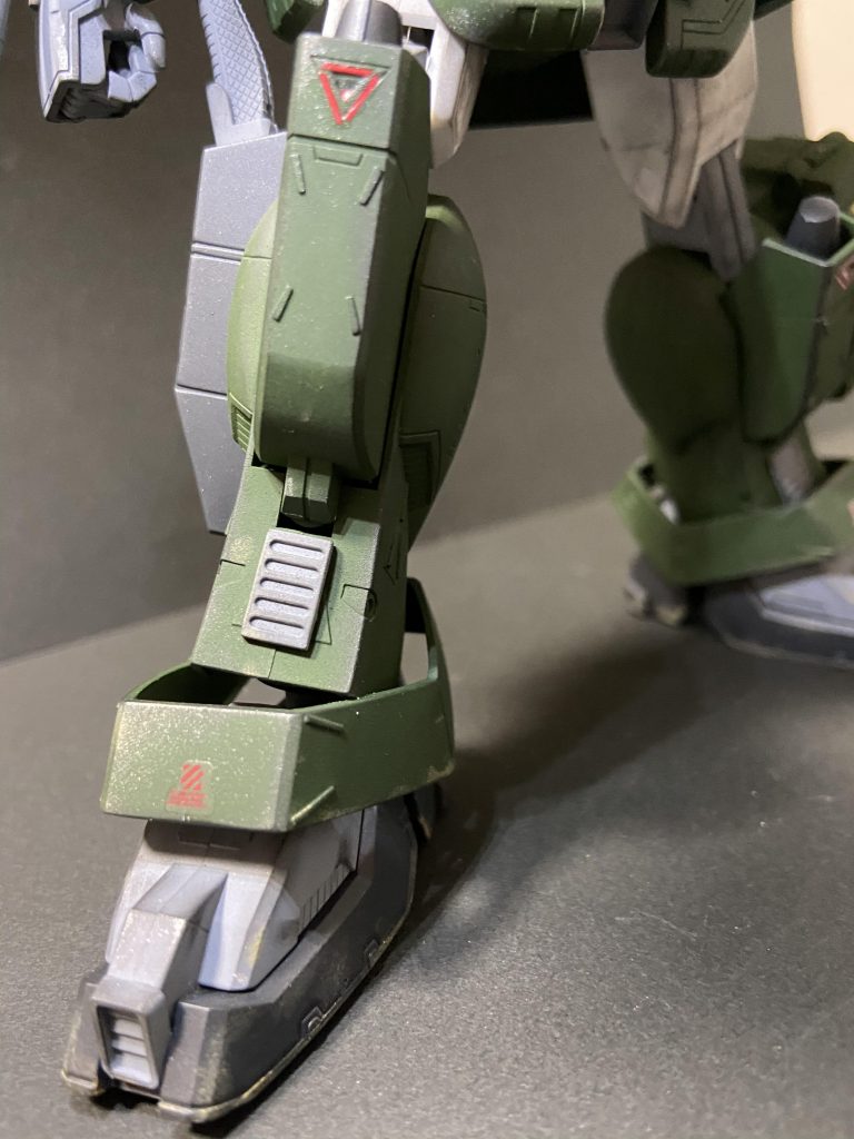 組んだ後に色々弄りたかったので合わせ目消しはサボりました…が、やはり目立つ為コトブキヤさんのディテールアップパーツを使用し少しでも誤魔化す作業をしました。