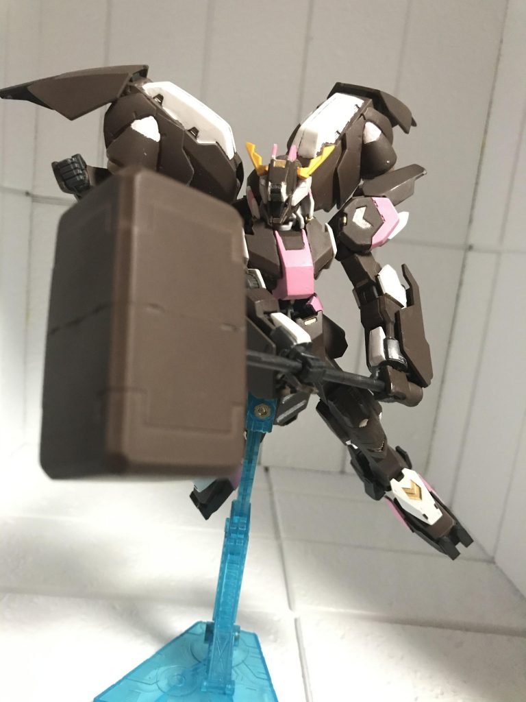 必殺武器は「ジャンドゥーヤ・ハンマー」!
マホガニーでチョコレートを意識した塗装にしたので名前もそれっぽくしてみました←