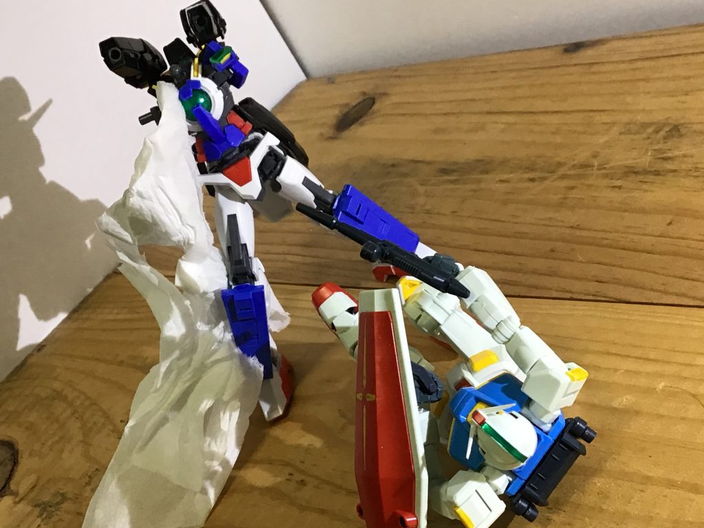 なんと一撃で腕部と頭部が破損！！