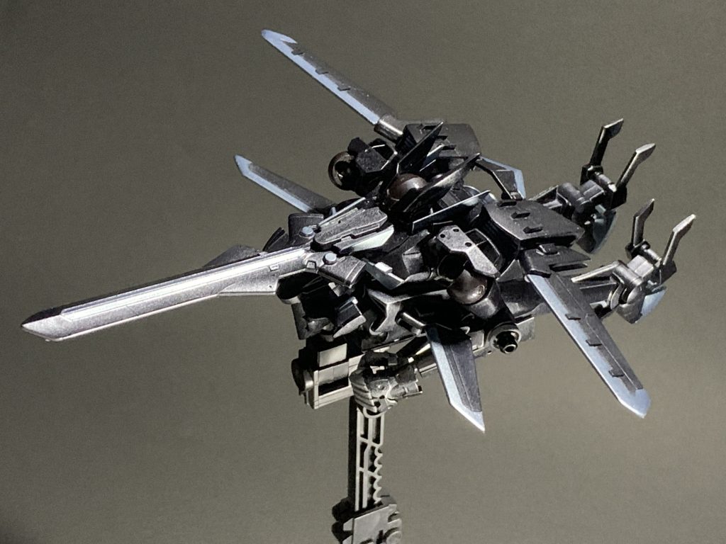 フライト形態。翼に少しデティールを追加しています。