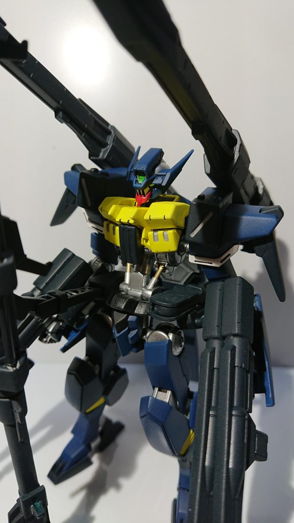 空山さんならどうエッジ出すのか考えながら試行錯誤
真鍮パイプも埋め込みました
これでいっそうリアリティーがでる