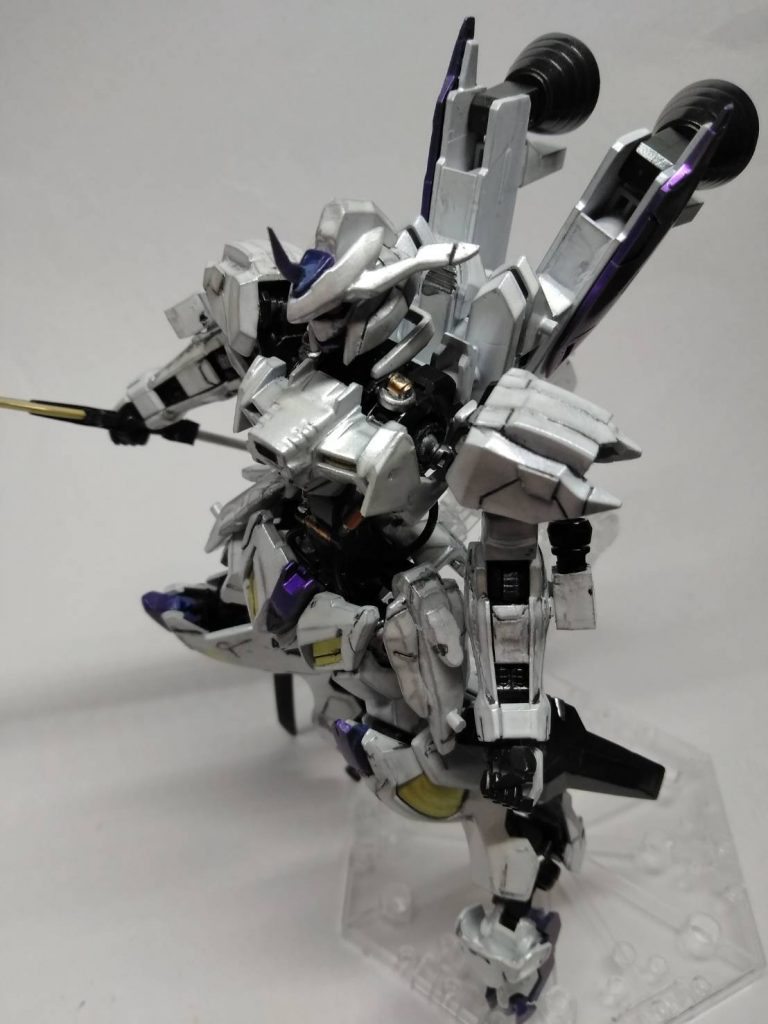 高機動が好きですが、早いですかねぇ…
角は、位置を変えて、真ん中に一本生やしてます。部分塗装はあえてしてません。