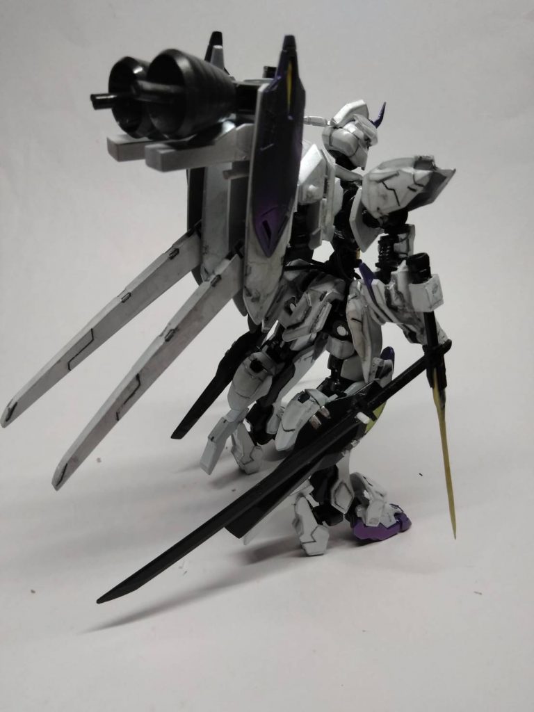 肩は、無慈悲にも壊しました。