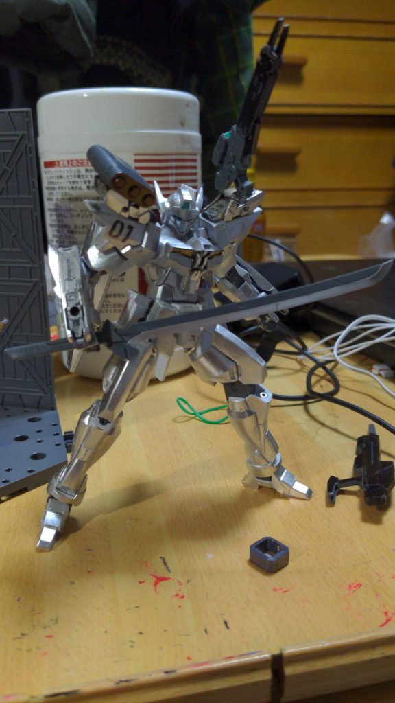 74式試製長刀(レアアロイ製)シグルブレイドに変わる近接武器レアアロイ製の為鋭い切れ味を誇るどんな物でも一刀のもとに敵を切る