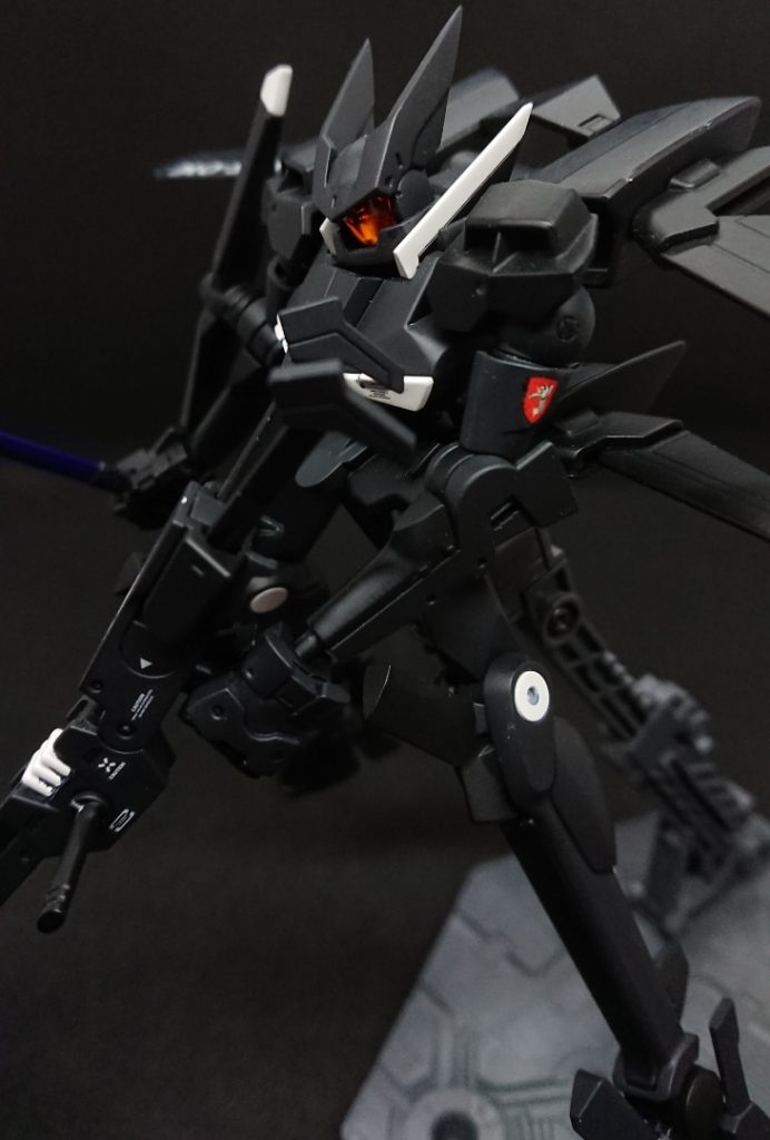 メインブラック:フィニッシャーズ カーボンマットブラック間接等より黒い箇所:ウィノーブラック白:ガイアカラー ニュートラルグレー1翼端灯:リニューアル版水性ホビーカラーのメタリックレッドとメタリックグリーン