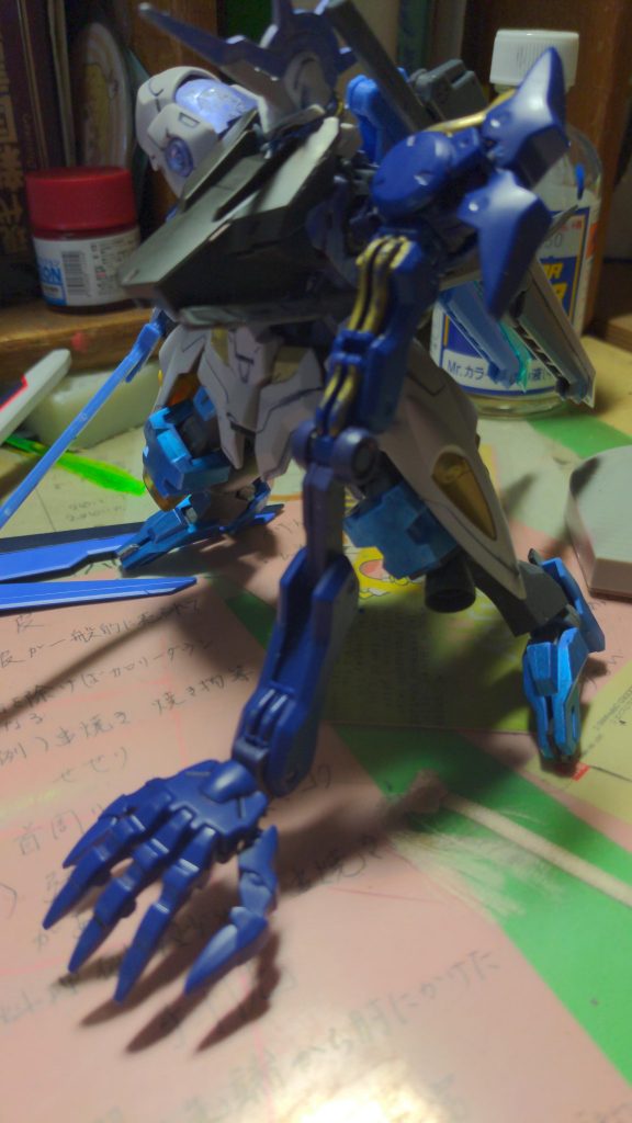 ガンダムキマリスリペア用に作られた、義手兼武装になっている素材は、フレームにも使われるレアアロイを使用その為絶大な強度を持っている伸縮機能着きで死角が無いバーストランスを使用するには手の接続を介して使用。起動チューブ内には、粒子状物質が行きしている