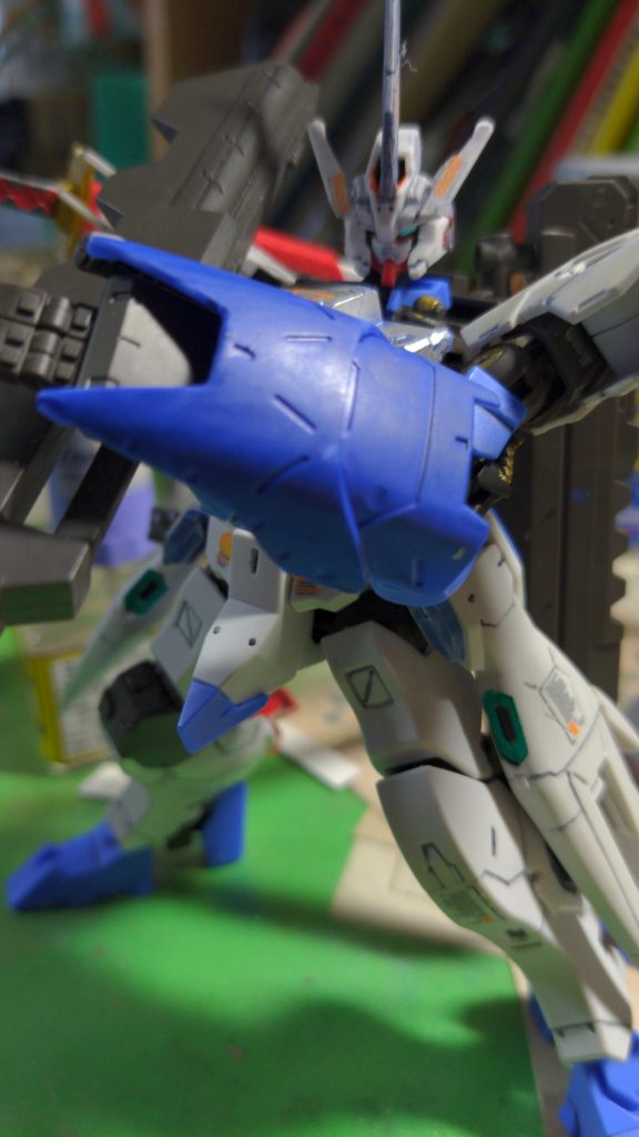 リジェネ(やるしかない!!行くぞアスタロッサ!!うぉぉぉ!
ギャラルホルン隊士(ガンダムだと旧式の機体がなぜだ!くそ、だが所詮は旧式の機体最新のグレイズには勝てんさ!!そちらがやる気なら容赦はせんぞ!)