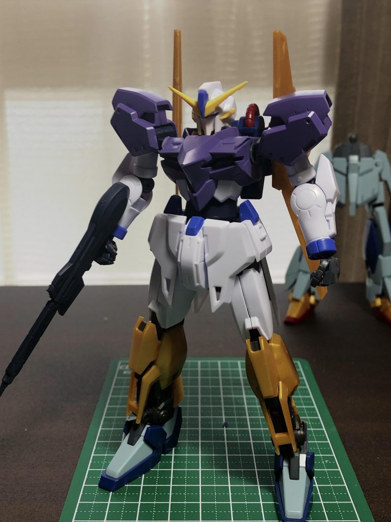 足首のみライトニングガンダムに