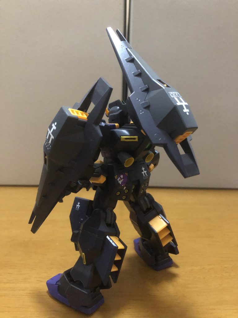 デカールはアドバンスドヘイズルのものを使っています。(お尻のマークがアドバンスドヘイズルのが可愛くて好きなので…。)