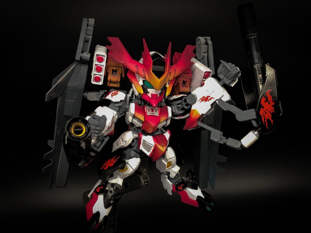 前作同様に火炎放射器をメイン武器に見立てて100均のターボライターから放射口を拝借してより火炎放射器に見えるようにしました!!
そしてガス管パーツつき（*'∀'人）レクスはサブアーム元から着いているのでスクラッチしなくて済みました(￣▽￣;)