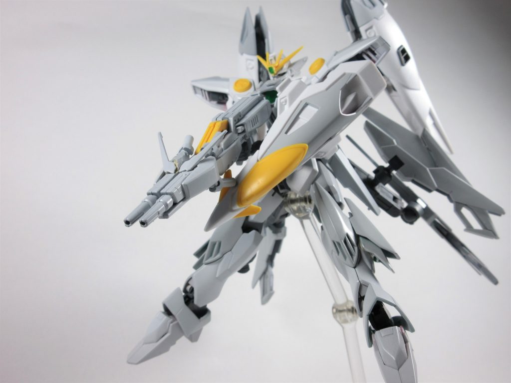 ツインバスターライフルカスタム
本機を象徴する武装
白く塗装され装飾が増えており、改造にともない威力もかなり増している。
そのためμ'sの中でもトップクラスの攻撃力を誇る。
また本体からのエネルギー供給なのである程度出力調整が可能で柔軟性が高い