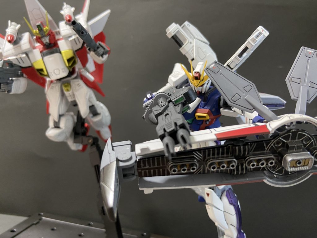 元々ガンダムXが良キットなので完成させたあとのカッコ良さは折り紙付きです。
入手しづらいキットですが隠れた良キットなので見かけた際はぜひご購入下さい。