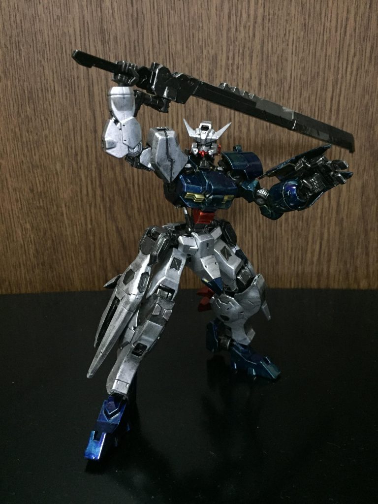 この長さの太刀を振りかざすのが似合うのってやっぱりMSが鈍器で殴り合う鉄血ならではですよねぇ！！