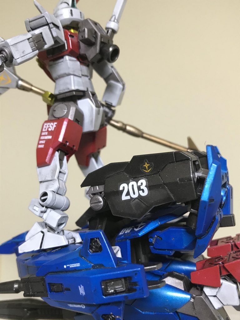 テッカマンスペアー&ペガスⅢの左側 ペガスⅢの水転写デカール&デカールシールは
貼りすぎないように 少しだけ 貼りました。