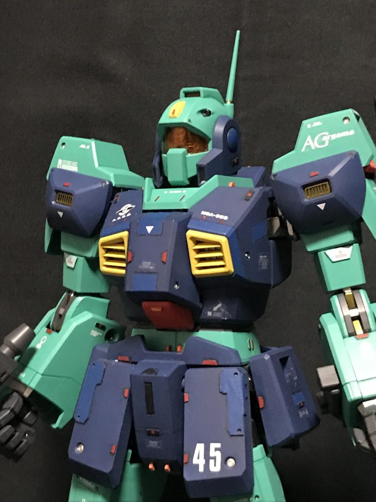 如何にして情報量を稼ぐかを念頭に置き、テンションの赴くまま切って貼って塗ってを繰り返し、ひたすらカッコいいネモを目指しました。
カツ・コバヤシに乗らすのが勿体無いw