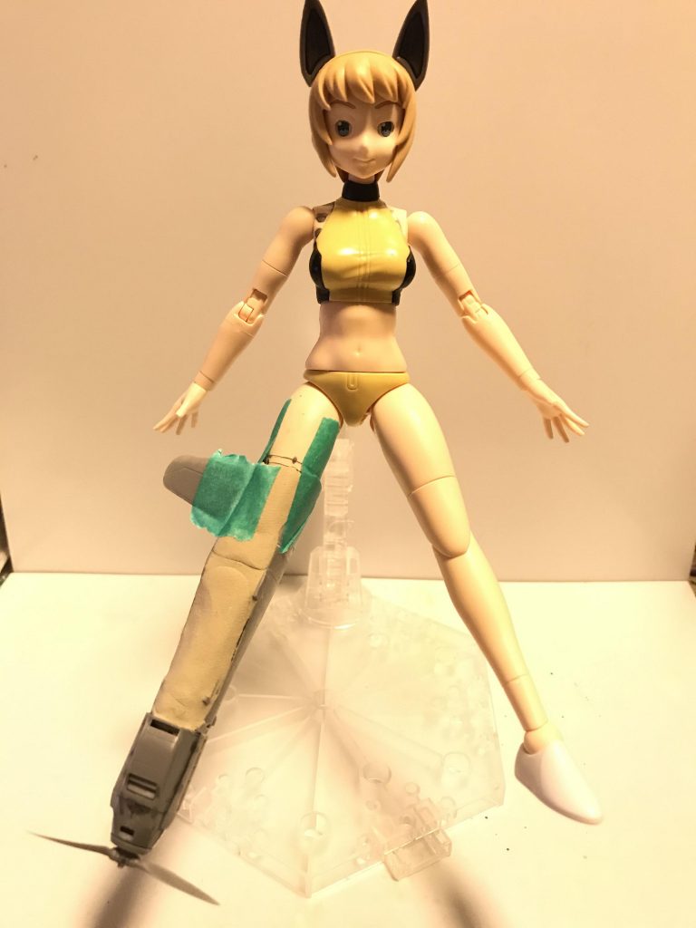 パテもりもり
ディテールは死にました〜
耳はフレームアームズガールからイノセンティアのきつね耳がちょうどよかったです
穴開けて付けただけでフィットしました〜