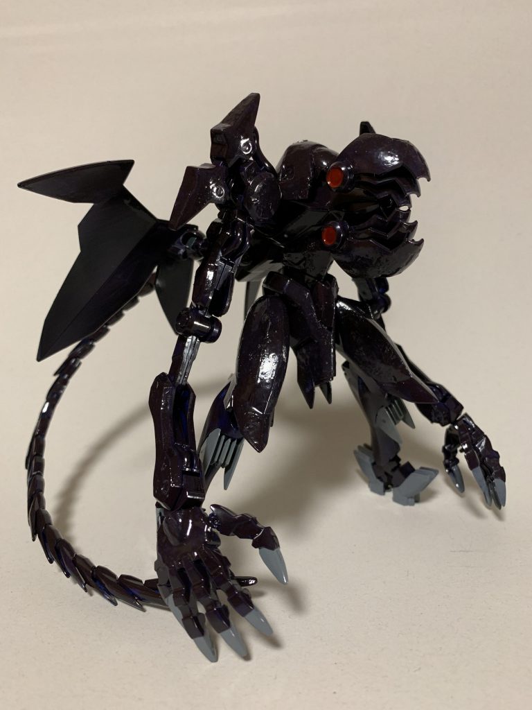 生物の甲殻っぽさをだす為に、表面はぶつぶつになるようにしています。