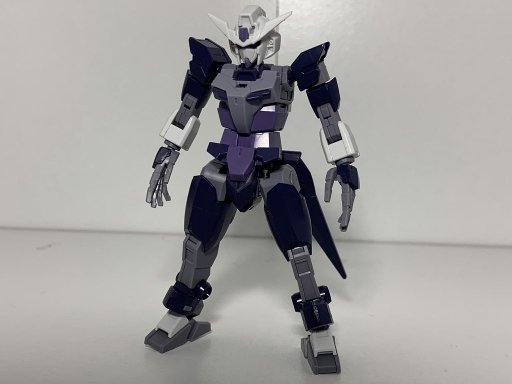 塗装前の素体。この状態でもちょっと色変えしたら闇堕ち機体として生まれ変われそうですよね