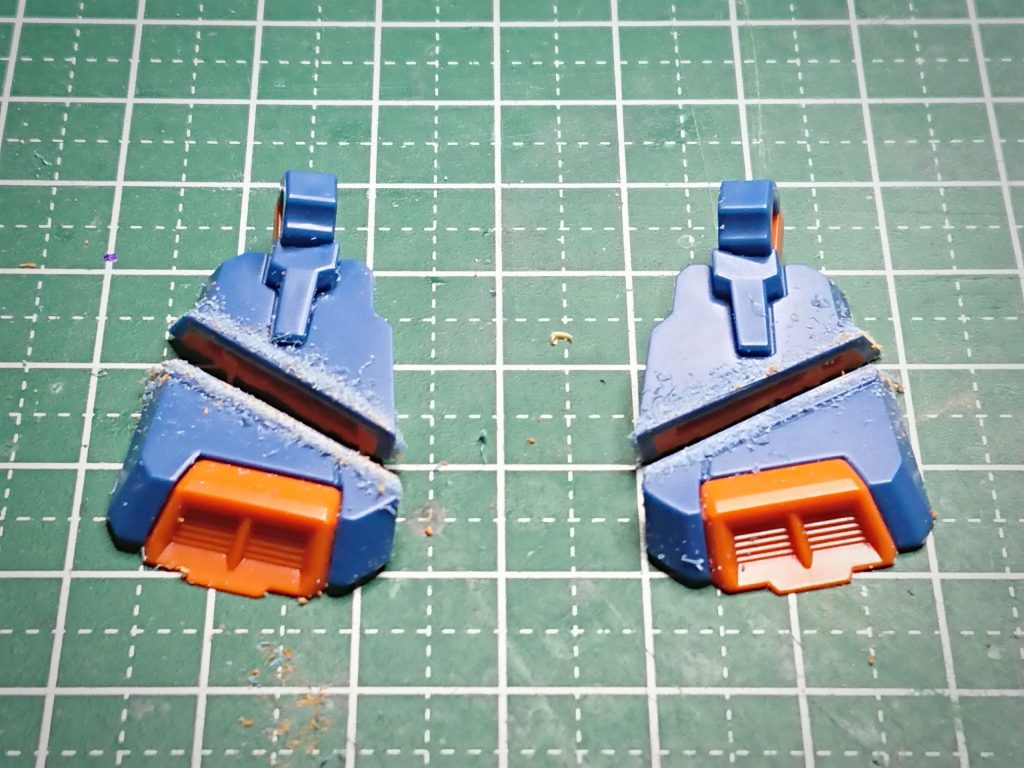 フロントアーマーを延長の為カット