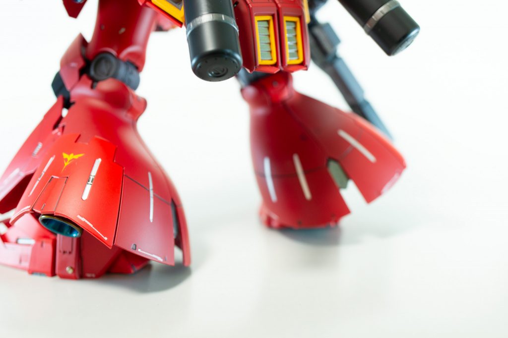 シルバーでディテール部に塗り分け