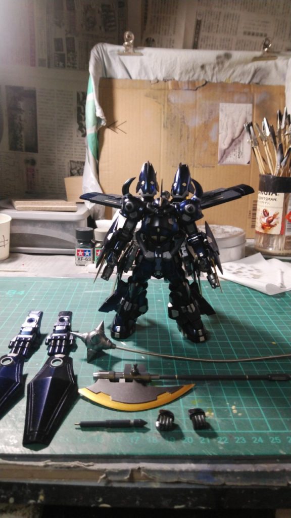 全武装を並べてみました。
このあとデカールを貼って、ツヤ消しコートを吹いています