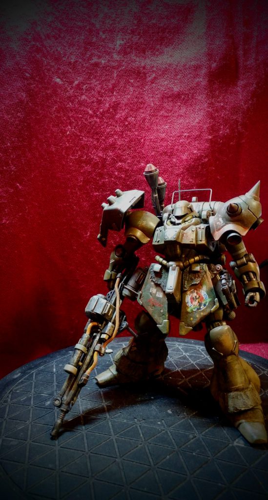 銃を降ろしたいわゆる素立ち。
お気に入りの一枚です。
ハンドパーツに、TAKUYA氏の「ロボマニ」を使用しています。