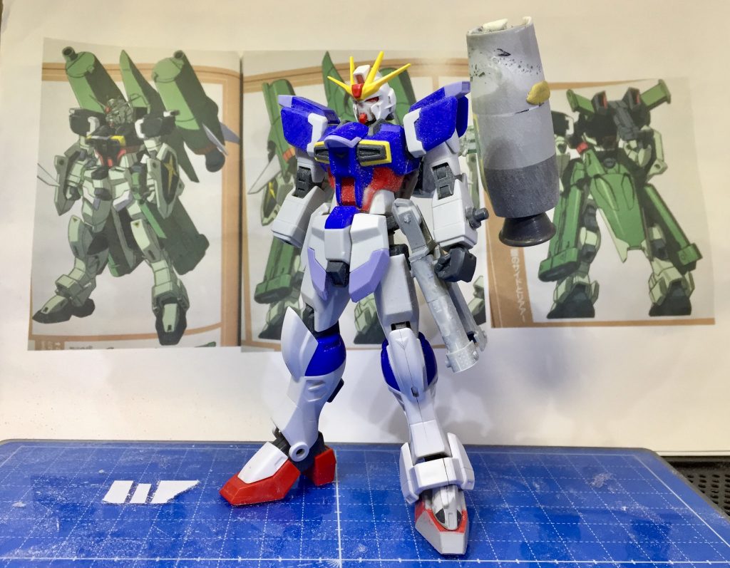 最初は腰のクロー今の半分くらいしかなかったのです
全然ちいさいですね
それと無謀にも兵装ポッドをフルスクラッチしようとしてました(最終的にＨＧのものを流用)