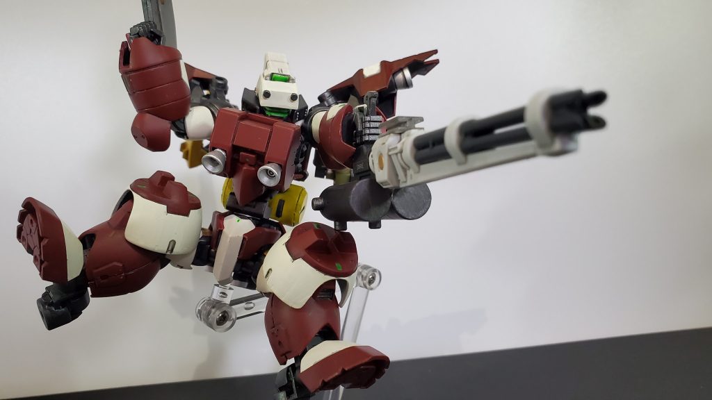 ■対MW用ガトリングガン(左手武器)
高い発射レートを誇り、 
一発の威力はそこまで強くはないが、当て続ける事でラミネートアーマーを削り取る事が可能。