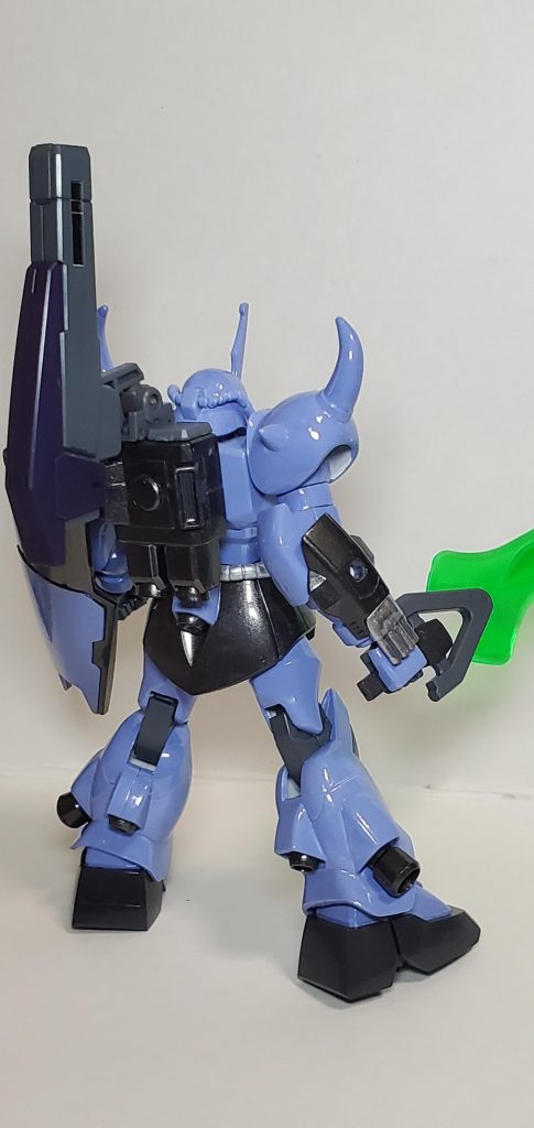 上部に穴がありますので、キャノンを装備したりもできます。