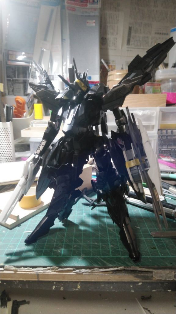 最後に武装を作成して、最終の調整段階です。このあと、塗装をして一枚目に至ります。