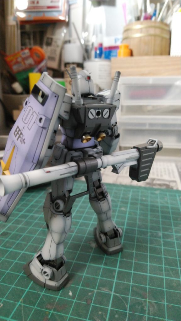 バズーカは、オリジン版を参考に塗りわけ