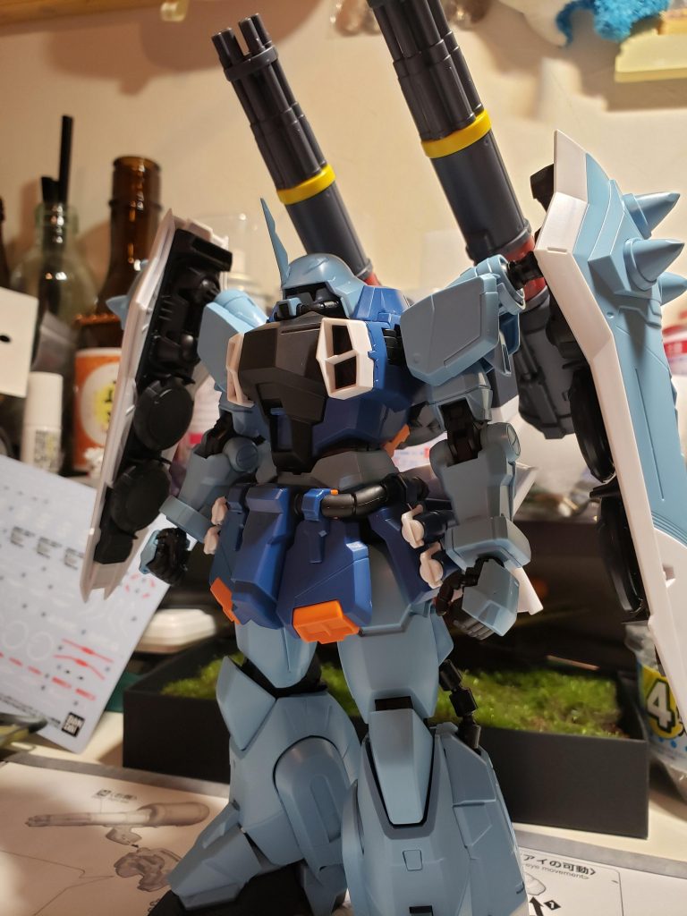 デカールも貼ってない素組み状態
やっぱり汚しが入るとイメージ変わりますね