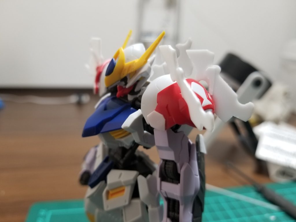 今回、食パンについてるプラスチックの止めるヤツを多用して造形しました( ^ω^)