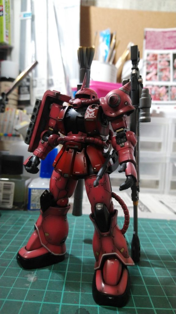 武器は背中にマウント可能
改修要領は緑ザクと同じです