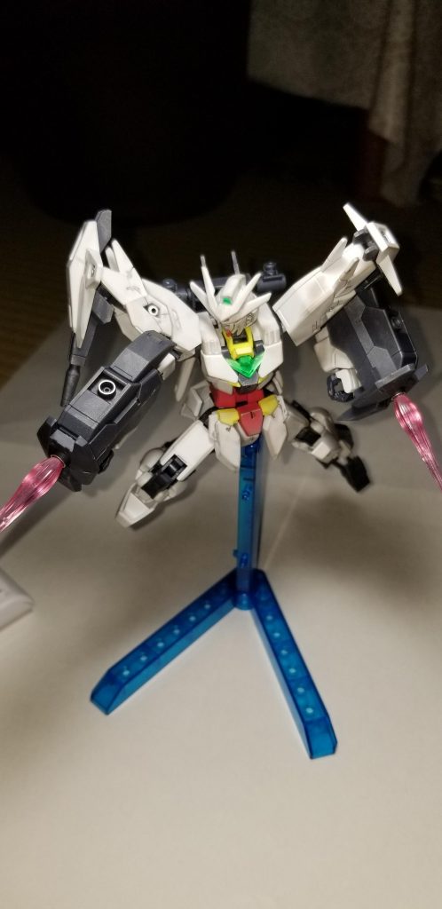 腕に付けて殴る感じに