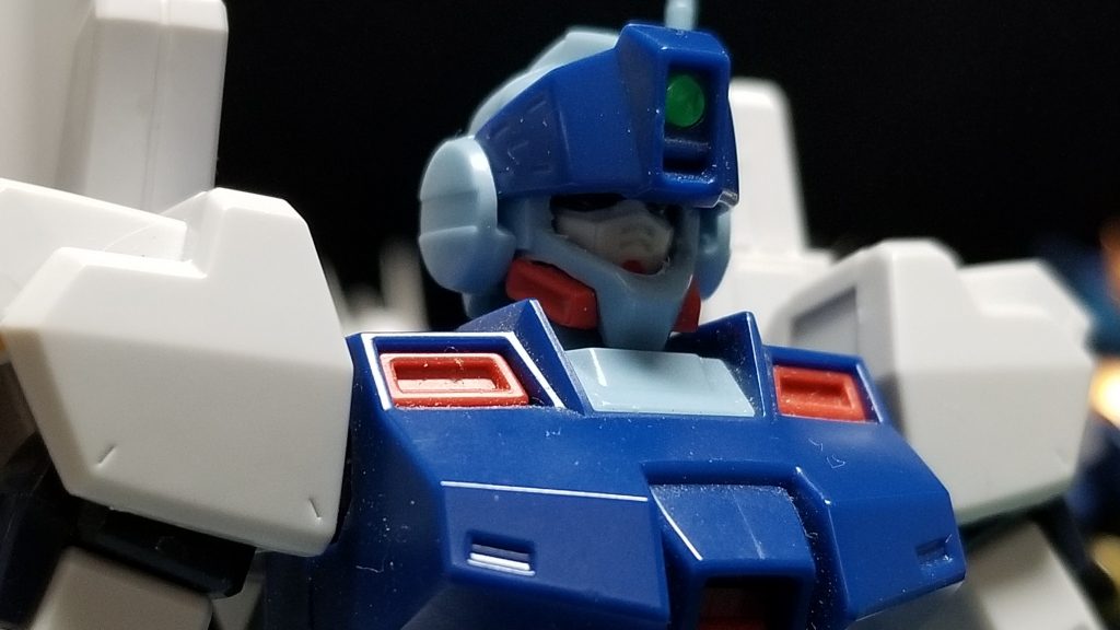 ツインアイの前が見えないんじゃないか問題を少しでも解消しようとこのときより下に下げてます。