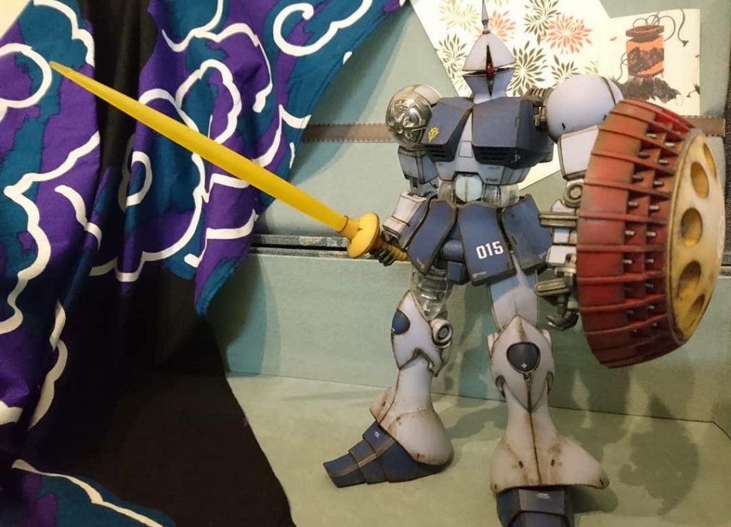 クリアパーツがついたキットだったので、内部フレームの塗り分けを頑張ってみました