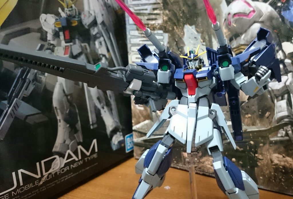・ライトニングガンダム Mk-II
ライトニング+LBWS Mk-II
肩のビームキャノンにサーベルエフェクトを取り付けることが出来るっスけど、正直この砲身にサーベルのエフェクトは細すぎっスよねぇ