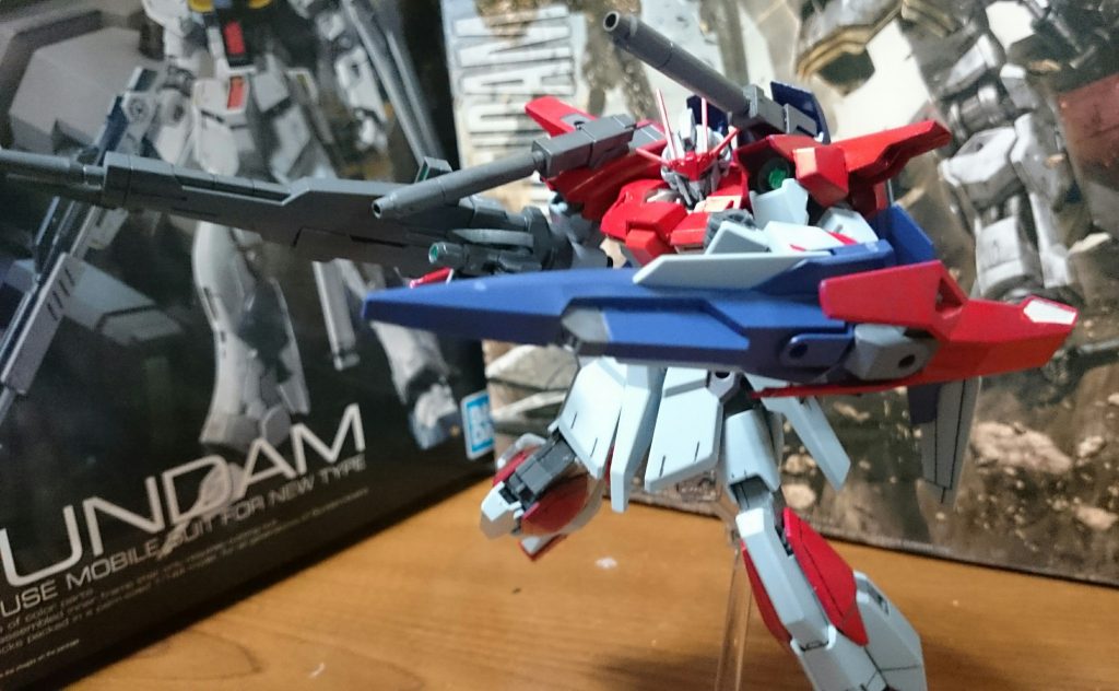 オマケ。
・ライトニングガンダムアメイジング
以前LBWS Mk-III用に青い部分を赤く塗ったものっス。
ユウマのライトニングブラックウォーリアの影響を受けて三代目メイジンが製作したライトニング…………という設定っス。
地味にシールド2枚装備っス
応急処置でもないのに機体と装備の色が違うのってちょっと好きっス。何故かLBWS Mk-IIIは受け入れることが出来なかったっスけど