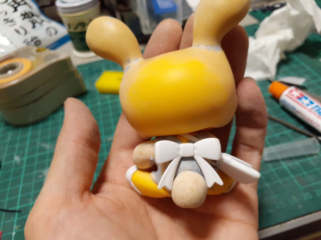 後ろには尻尾をリボンと干渉しないギリギリの大きさにしてつけました