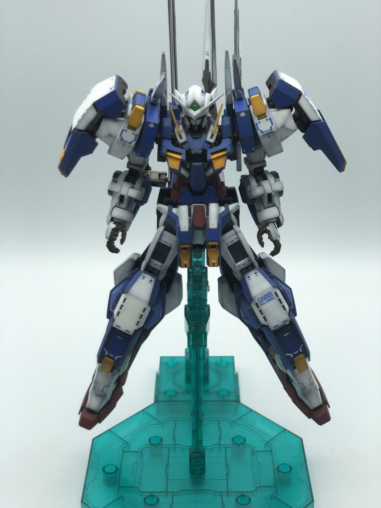 正面。薄汚れて歴戦のエクシアみたいでいい感じ。