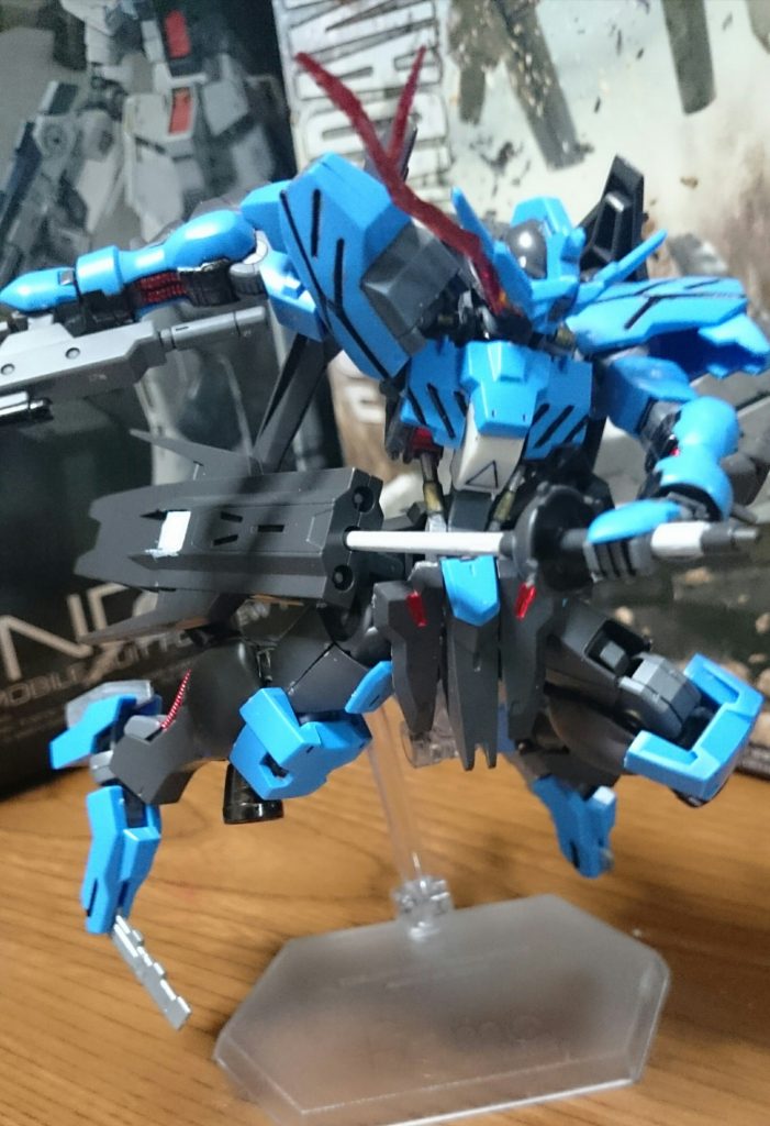 ガンダムフレームの赤いコードはいいアクセントになってて好みっス