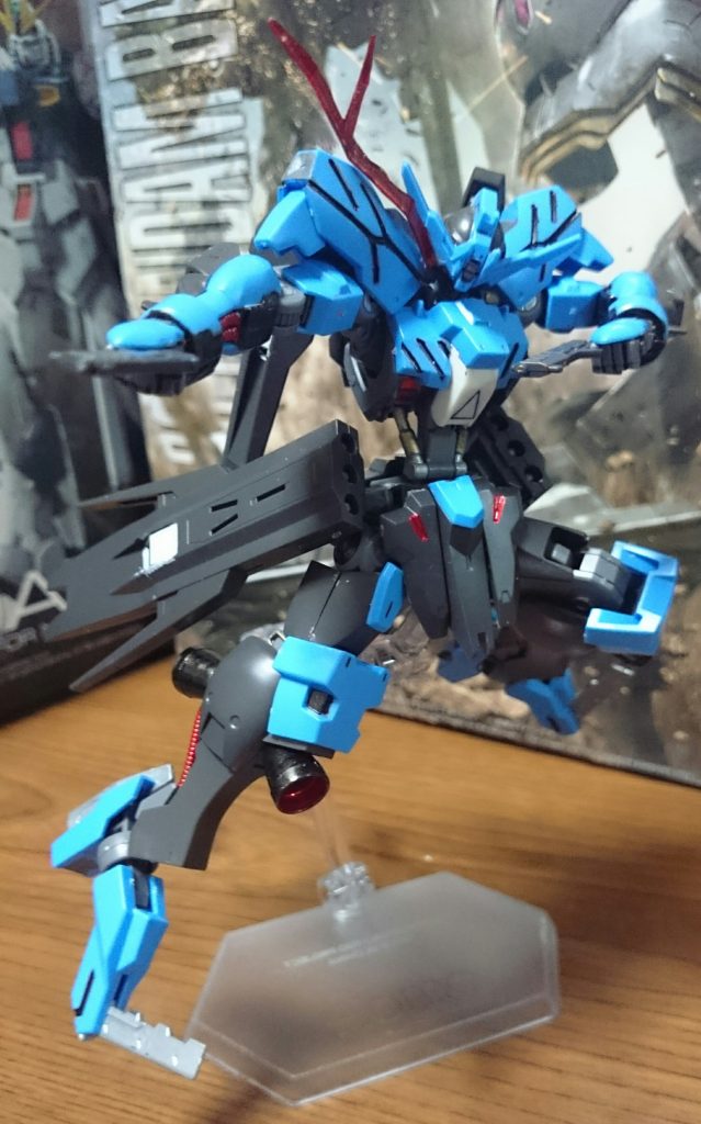 HGのヴィダールって結構欠点が少ない良キットなんスよねぇ。1/100も出来がいいし、今度でるMETBL ROBOT魂もパーペキ、デザインも神ってるとキタ。唯一残念なのは作中の活躍が少ないということくらいっスね…