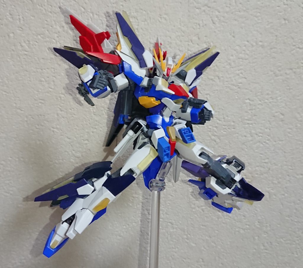 塗装前!寒色パーツが多くて塗装でガラッと暑苦しくなりますね全身のクリアパーツは100均のクリアレジンで作ってます。