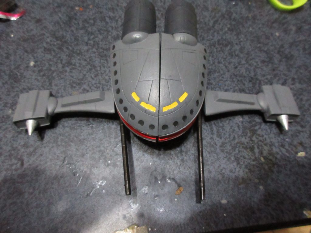 真ん中の部分を外してひっくり返した状態。ブラウブロの構造は面白く、こんな感じで様々な組み合わせを試した結果完成形になってます。