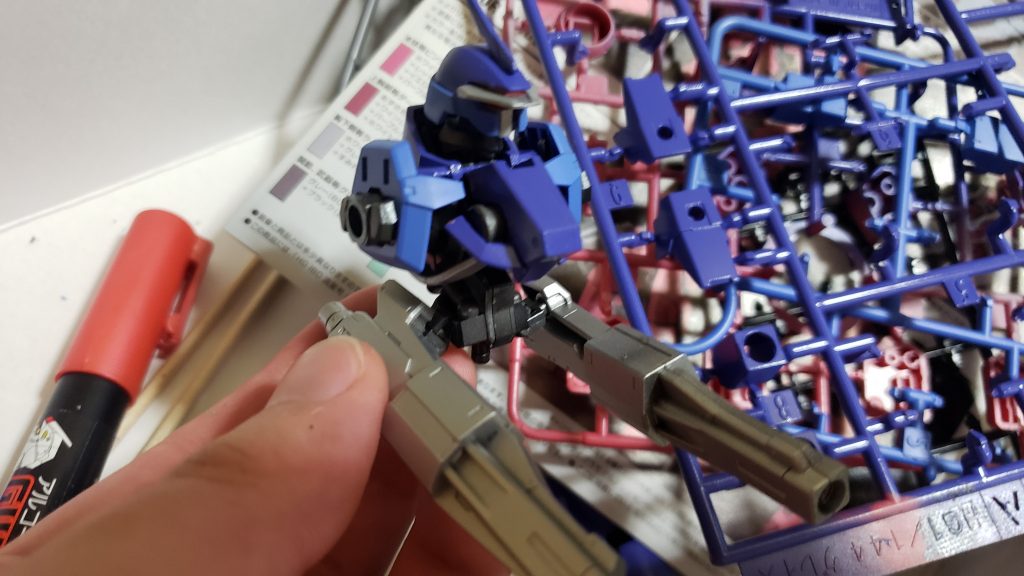 遠距離武器が少ないので、ショートバレルを装備する予定でしたが、急遽バックパックに腕を追加したので、お蔵入りになりました。