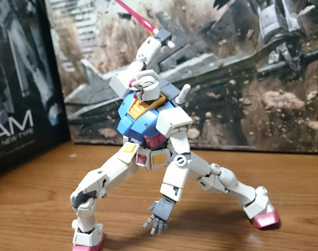 グフとのチャンバラっス！ただし相手はいない！足首と脚の付け根の可動が中々秀逸だったり