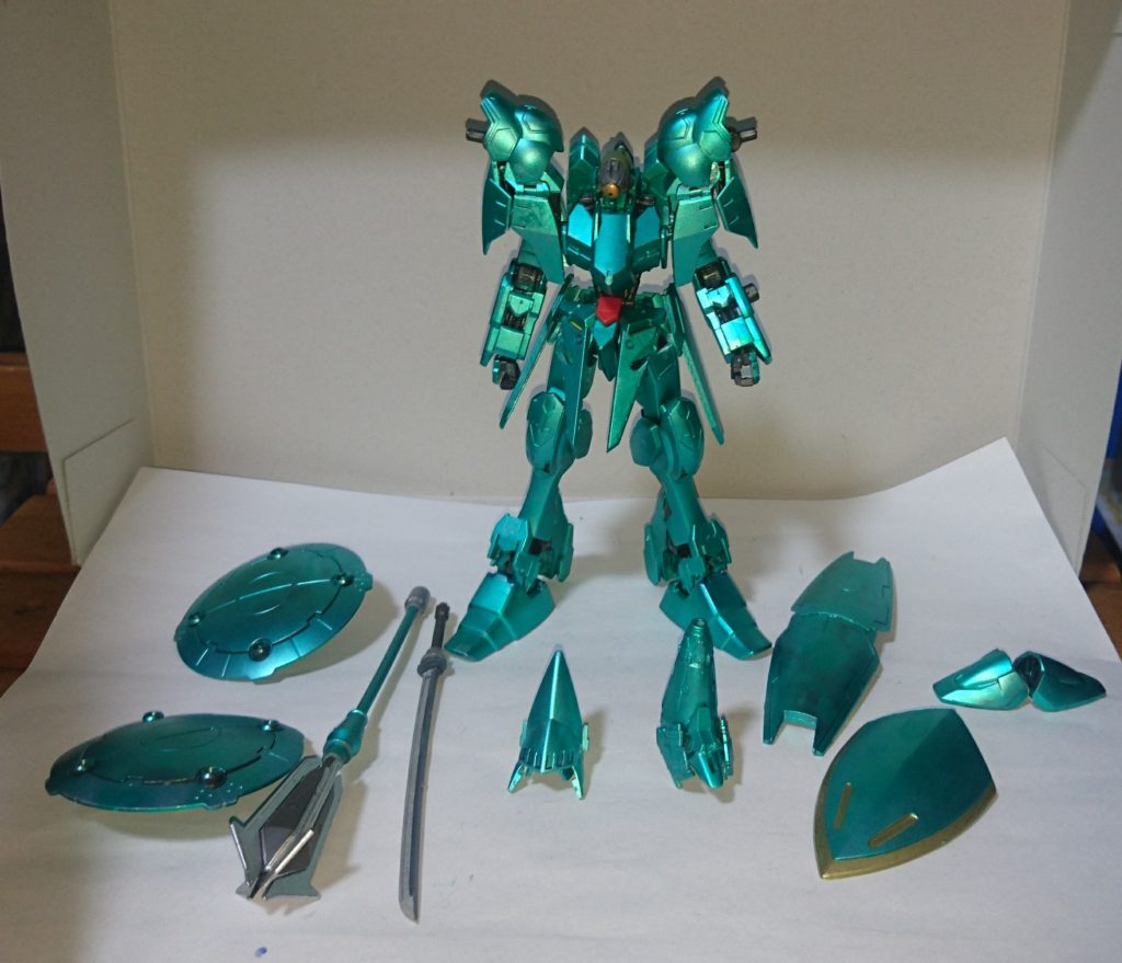 今回最大のポイントは装備次第で、2種類のエイトールを再現できるようにしてみました。(あくまで◯◯風ですが。)