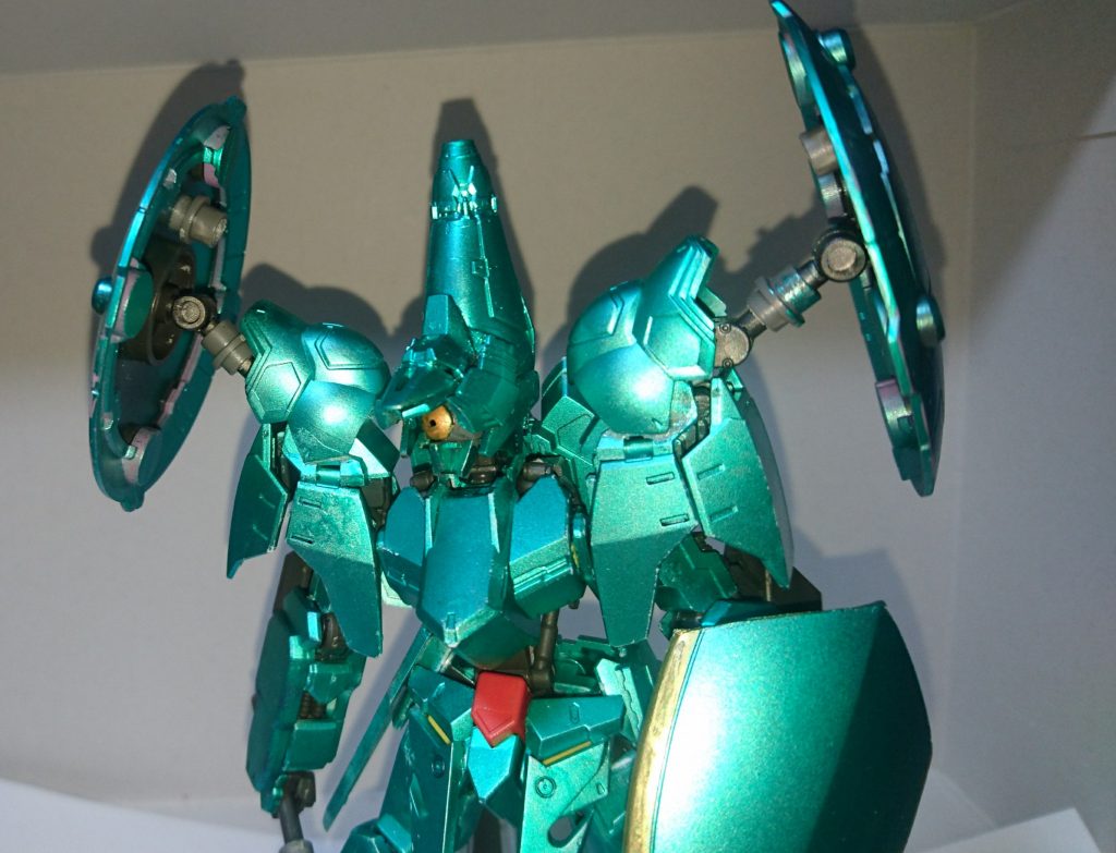 烏帽子型の頭部パーツを作成しました。
色々なジャンクから出来てます。